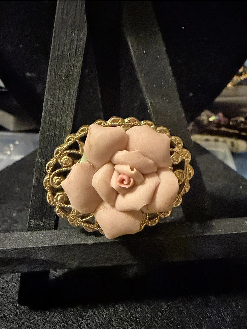 Vintage Floral Flower Brooch in Pink & Gold Like New